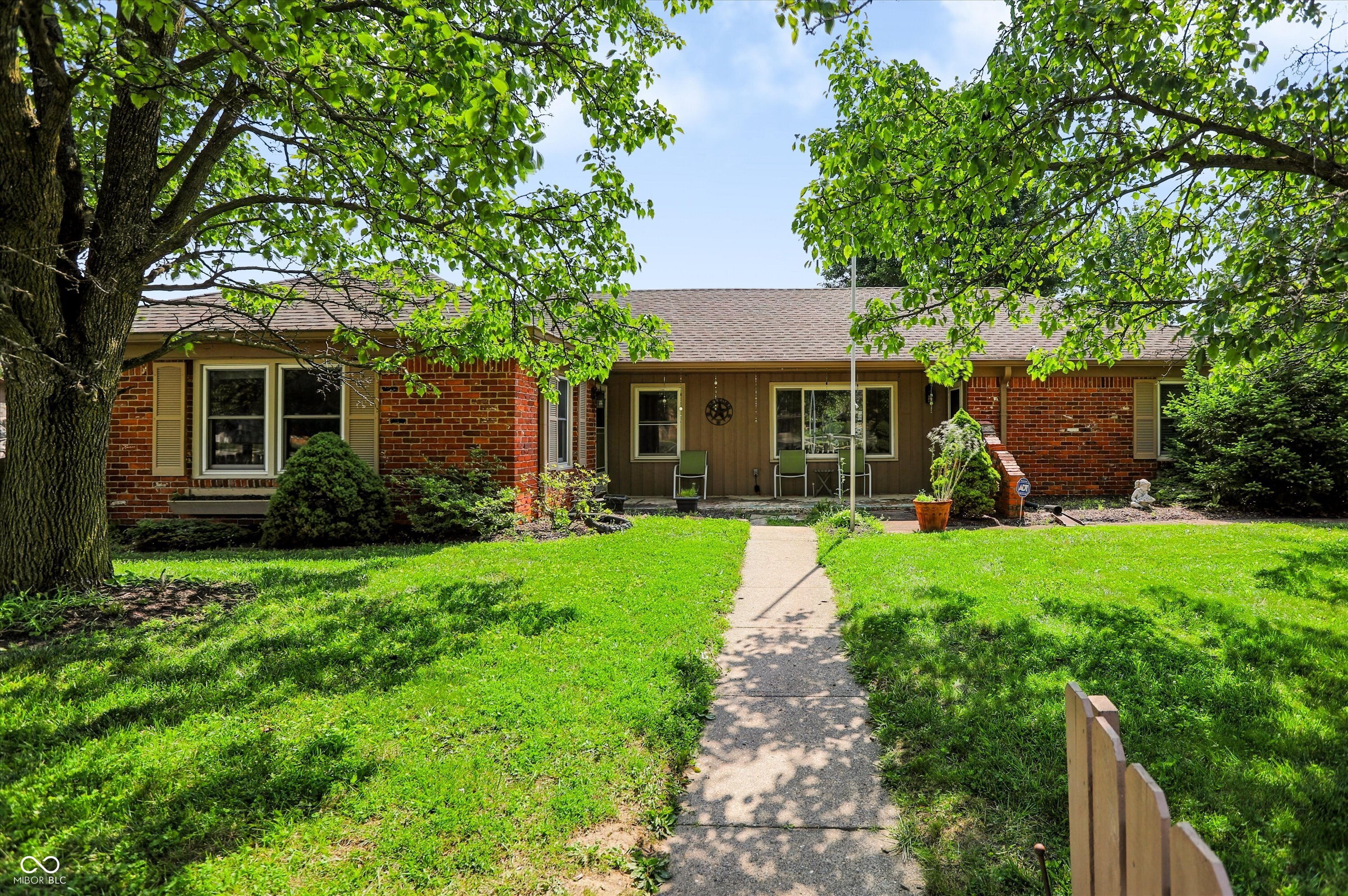 Photo 1 of 25 — 615 Simmons Street, Plainfield, IN 46168