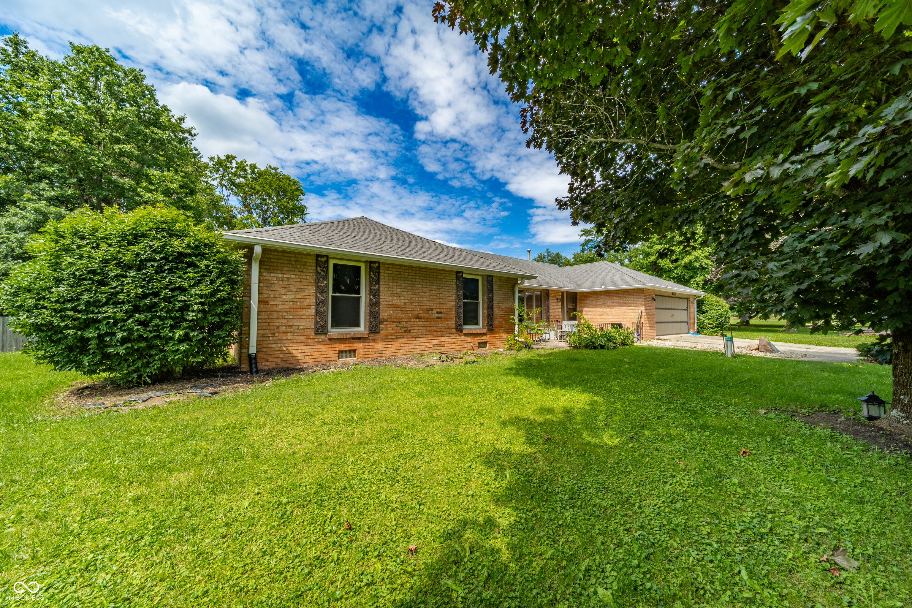 12610 W Arrowhead Drive