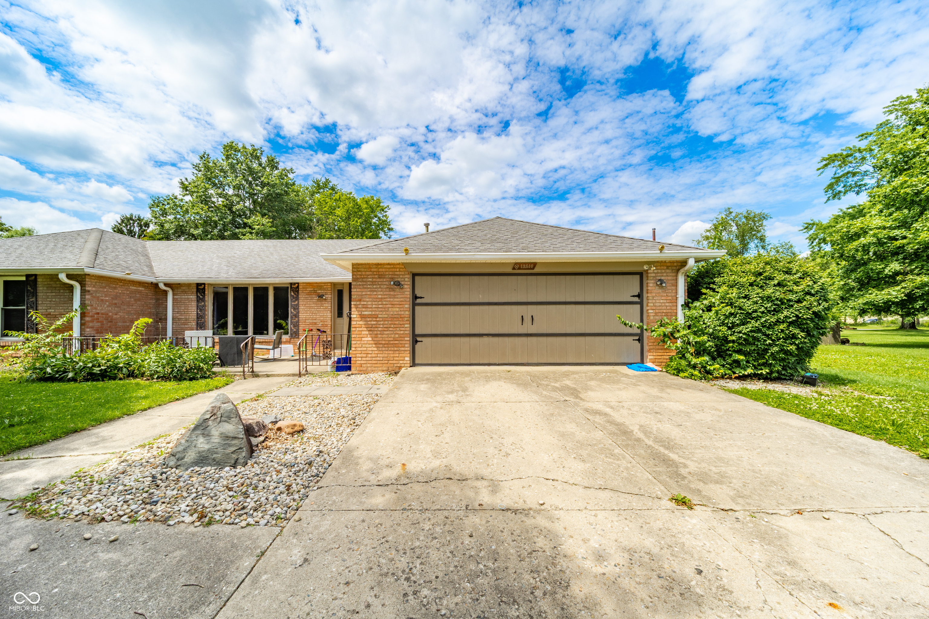12610 W Arrowhead Drive