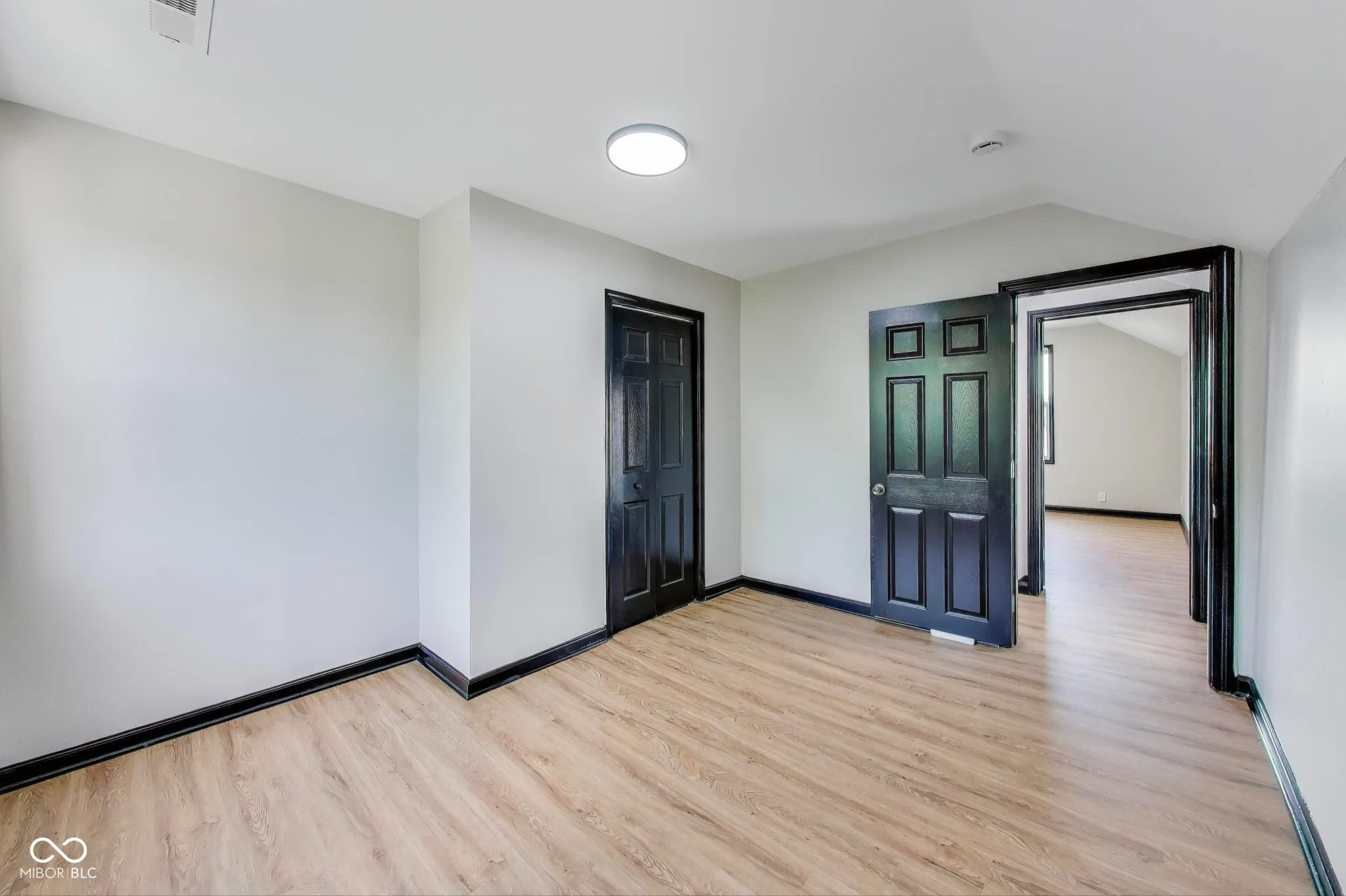 Indianapolis, Indiana 46225, United States, ,Residential,Active,222982