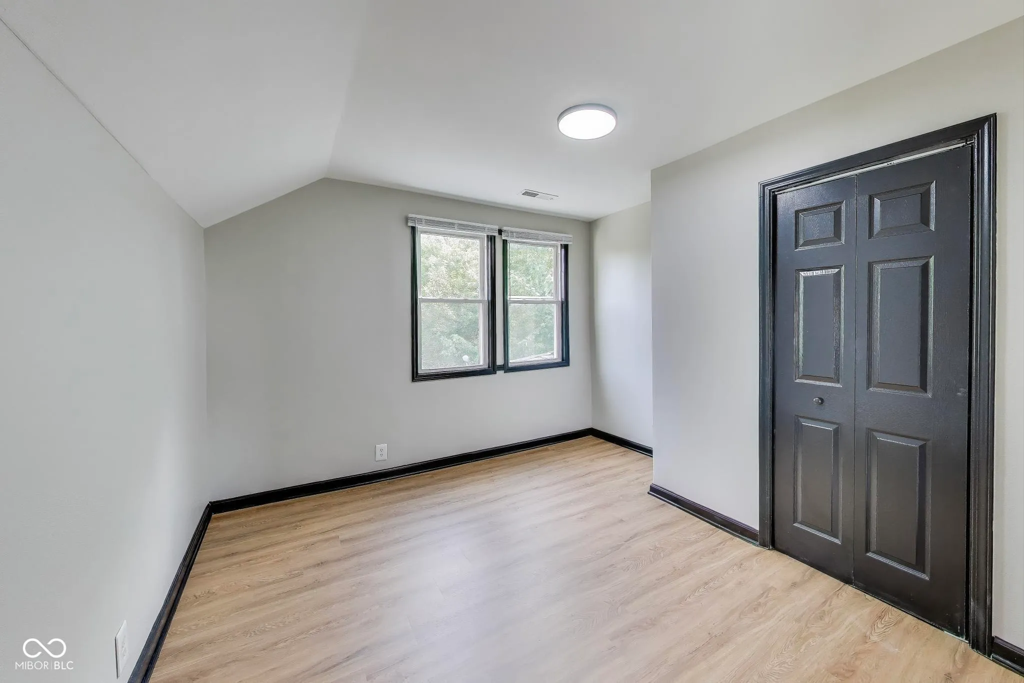 Indianapolis, Indiana 46225, United States, ,Residential,Active,222982