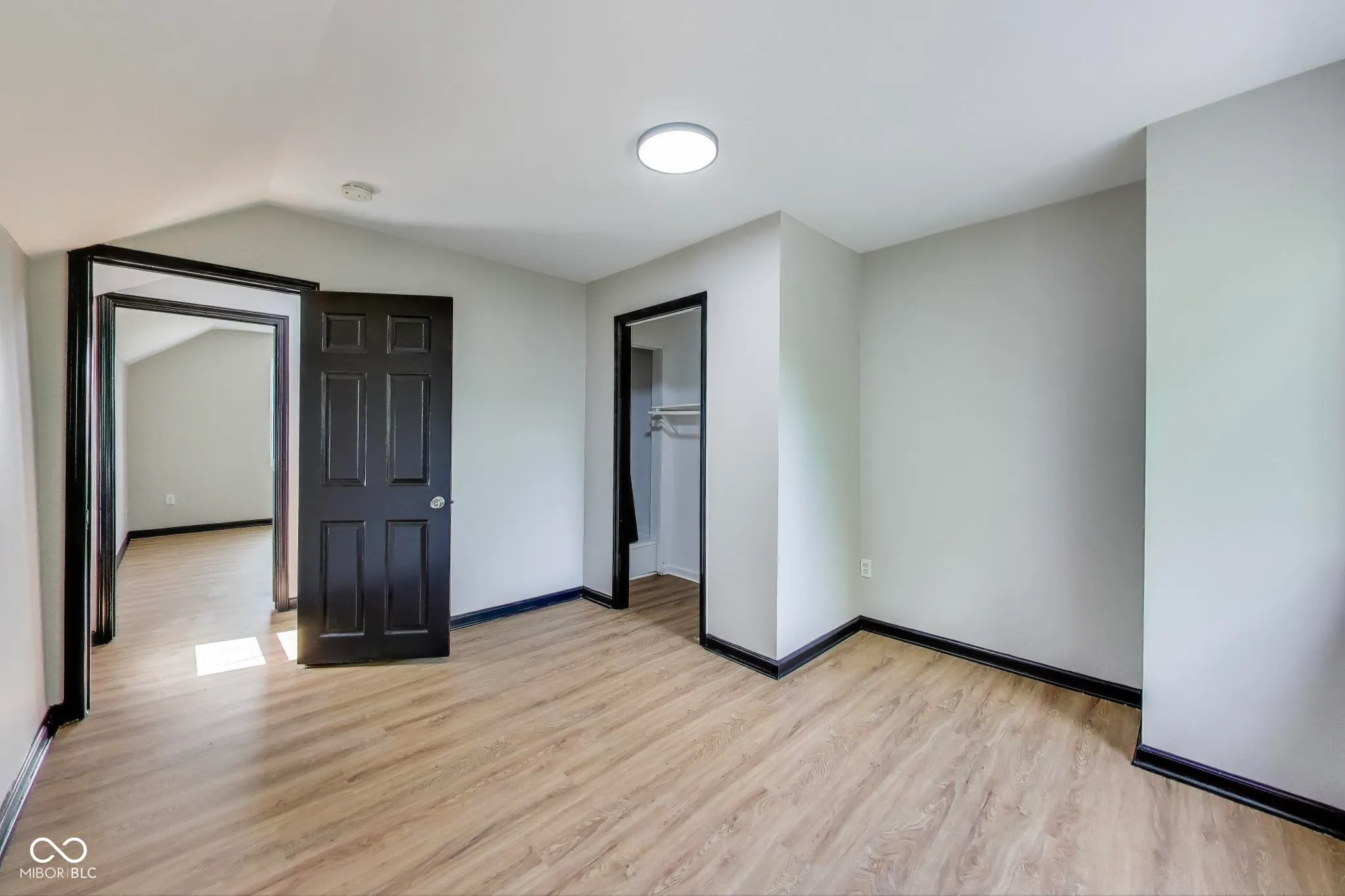 Indianapolis, Indiana 46225, United States, ,Residential,Active,222982