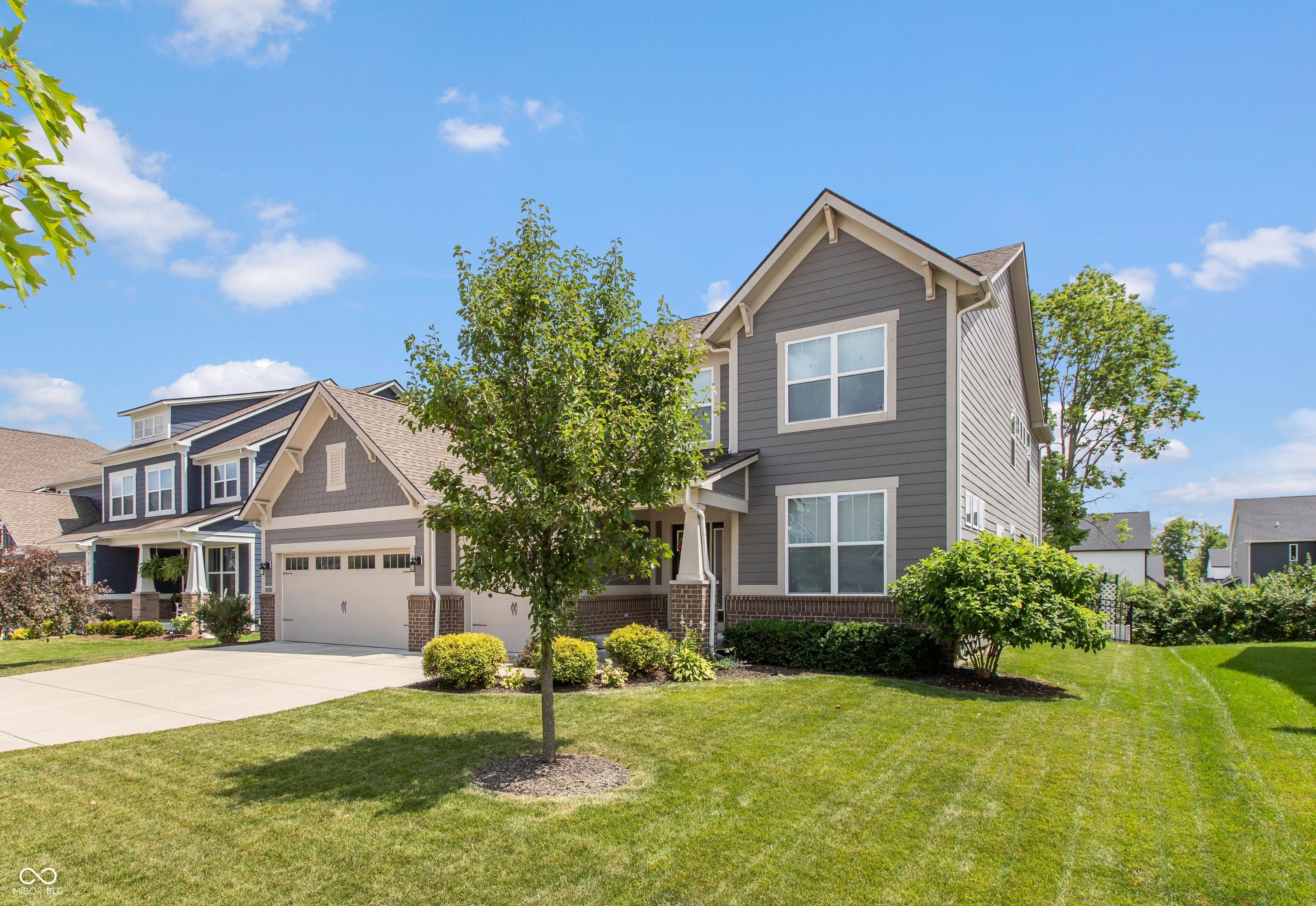 5450 Forest Glen Drive