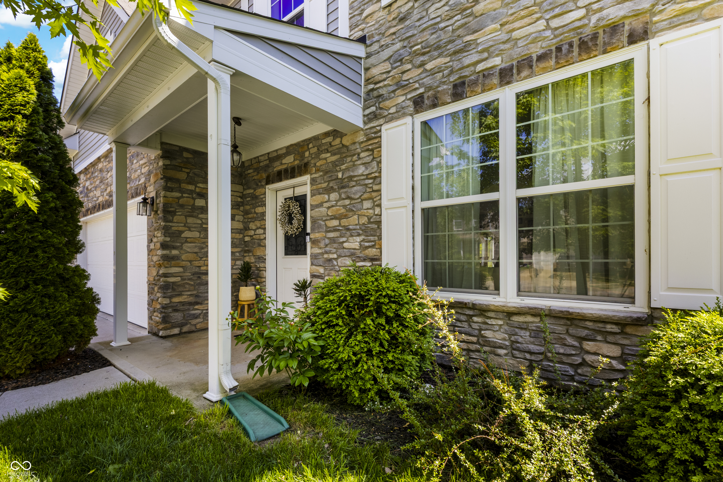 2101 Creek Bank Drive