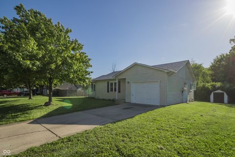 Photo of 5381 Collett Drive E, Camby, IN 46113 (MLS # 22106354)