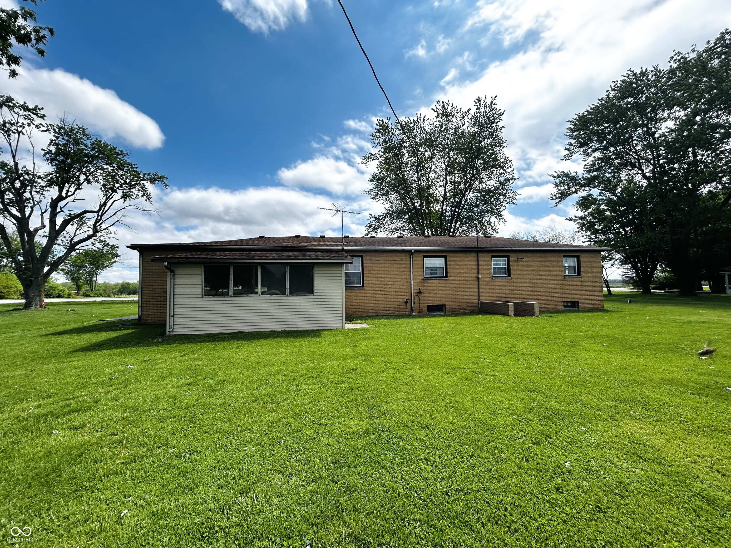 4557 S State Road 9