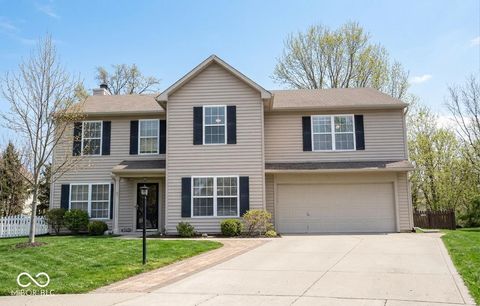 Photo of 13599 Sweet Briar Parkway, Fishers, IN 46038 (MLS # 22089056)