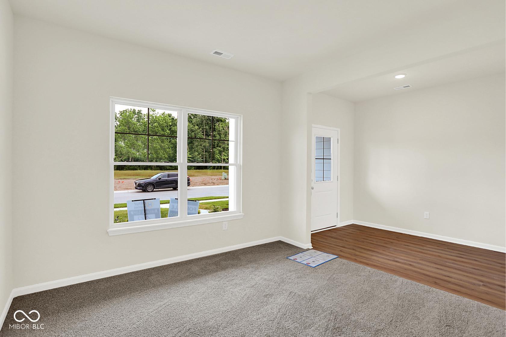 2733 Bo Street W