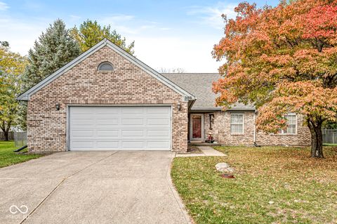 Photo of 388 Pomona Court, Greenfield, IN 46140 (MLS # 22069004)