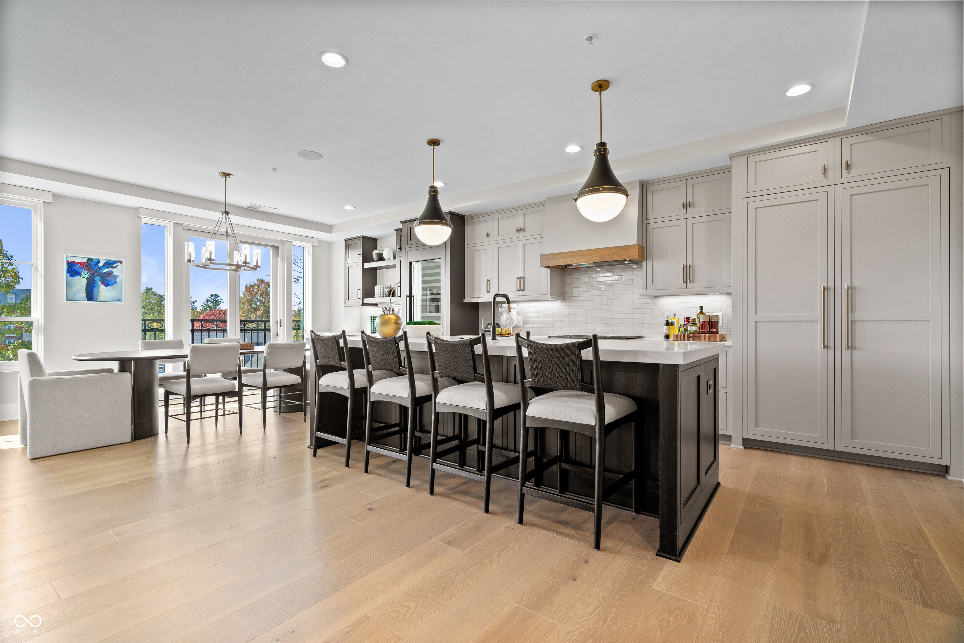 41 N Rangeline Road 7