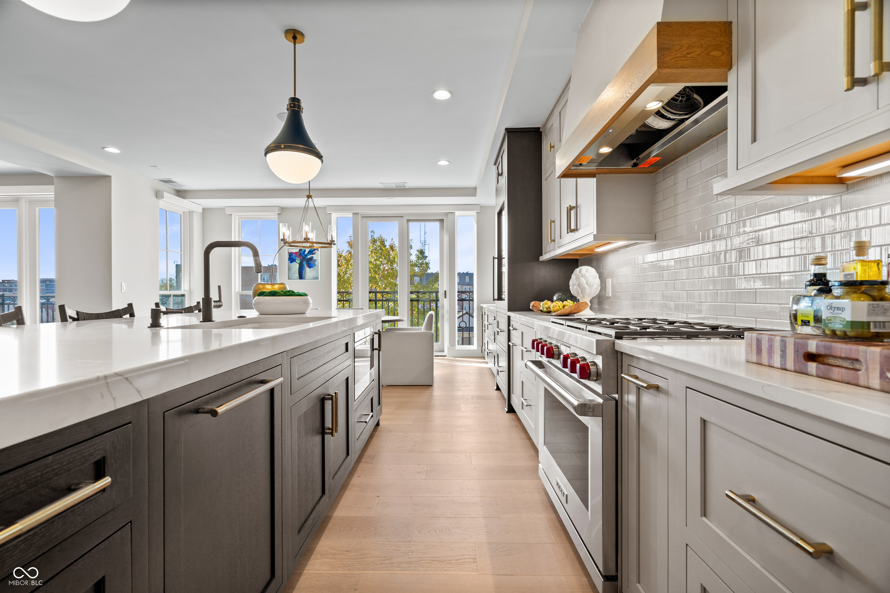 41 N Rangeline Road 7