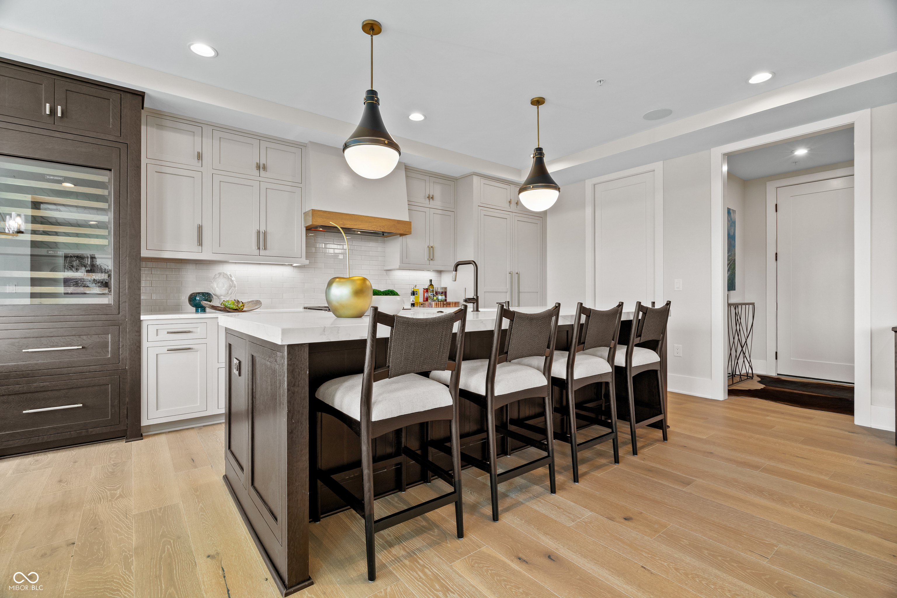 41 N Rangeline Road 7