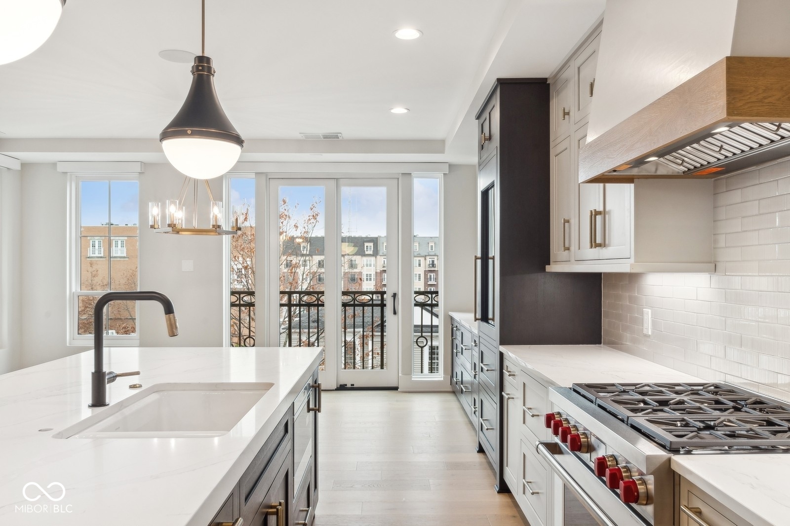 41 N Rangeline Road 7