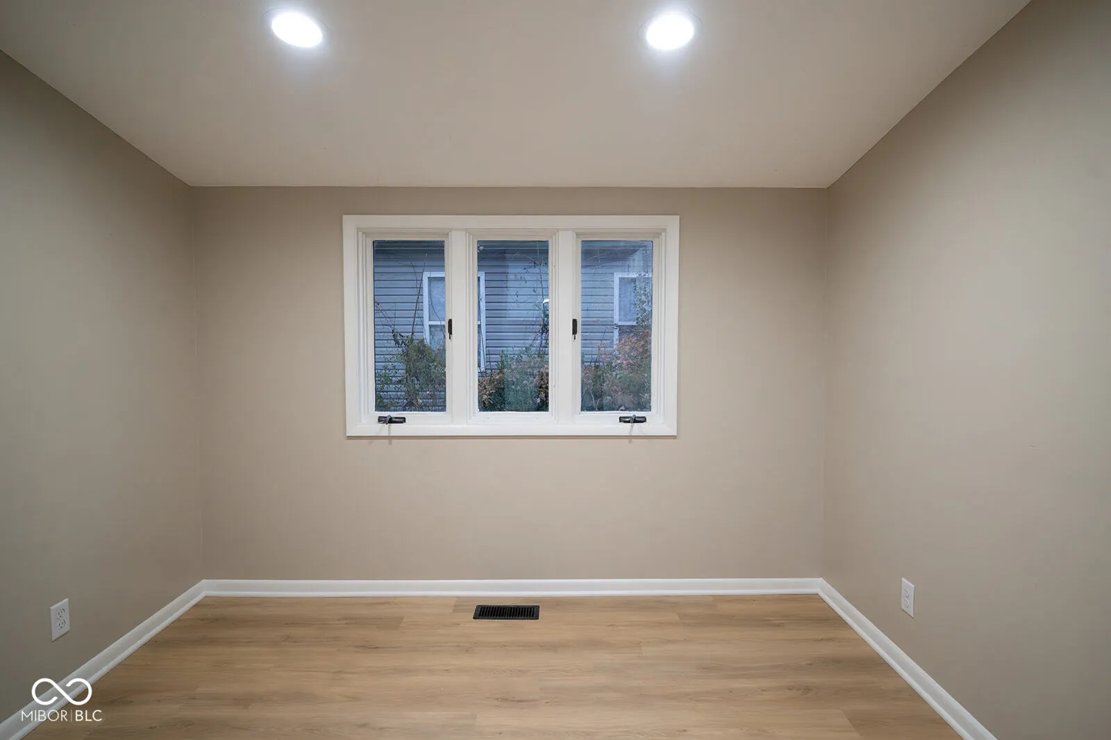 Martinsville, Indiana 46151, United States, 3 Bedrooms Bedrooms, ,2 BathroomsBathrooms,Residential,Active,250113