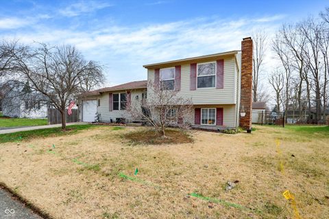 Photo of 6839 Chauncey Drive, Indianapolis, IN 46221 (MLS # 22090761)