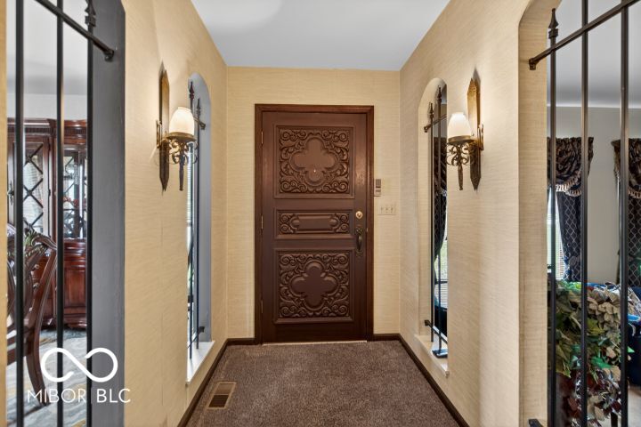 2301 Ivy Drive