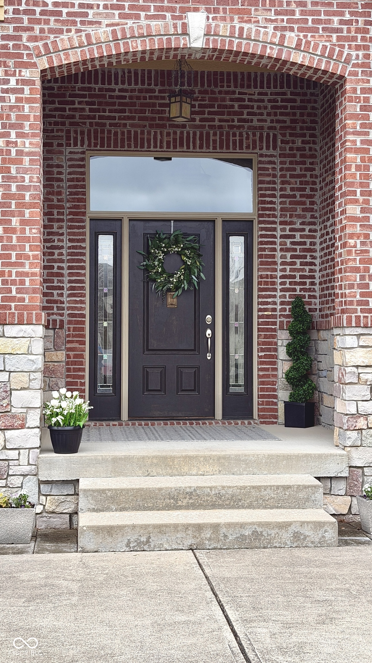 736 Willow Pointe Drive N