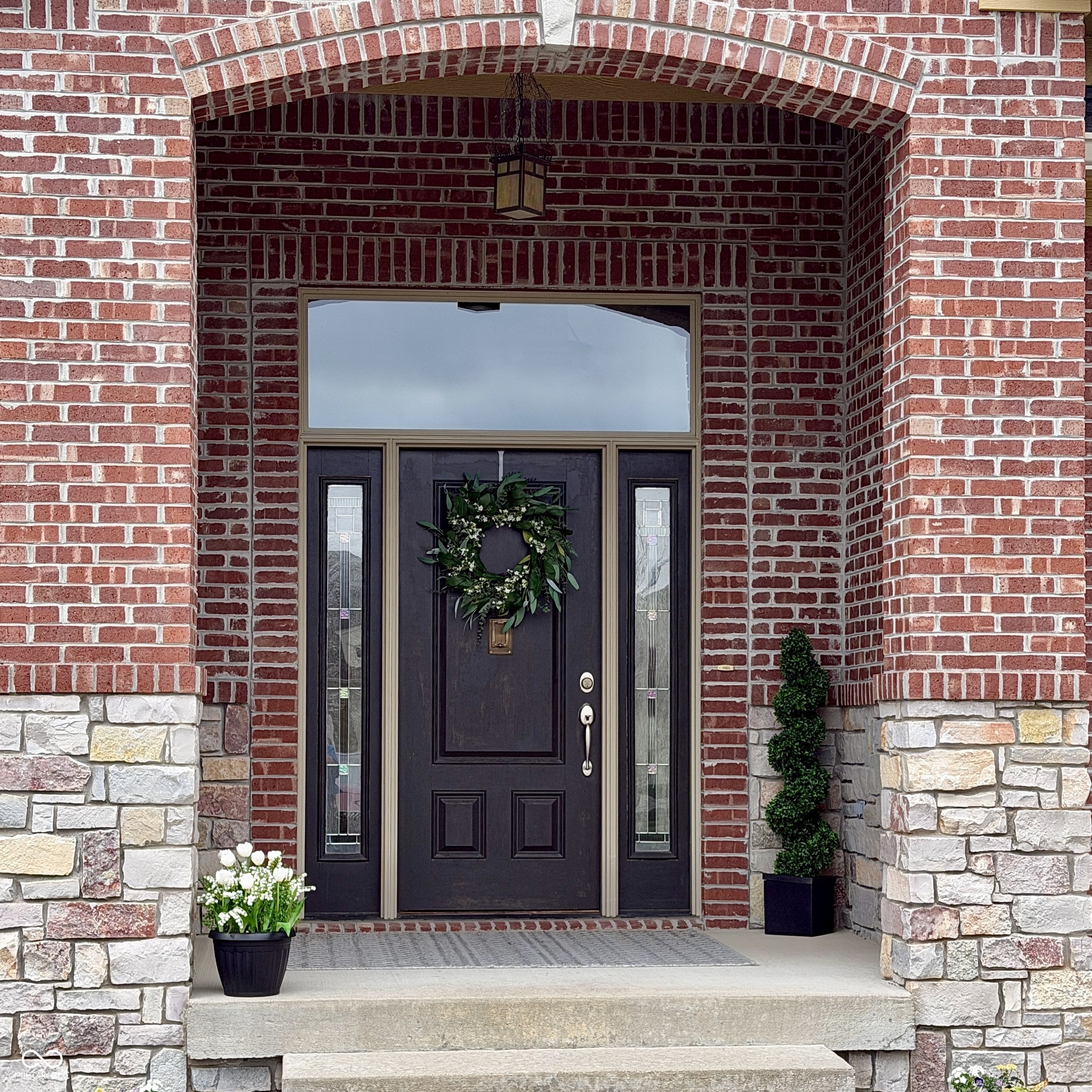 736 Willow Pointe Drive N