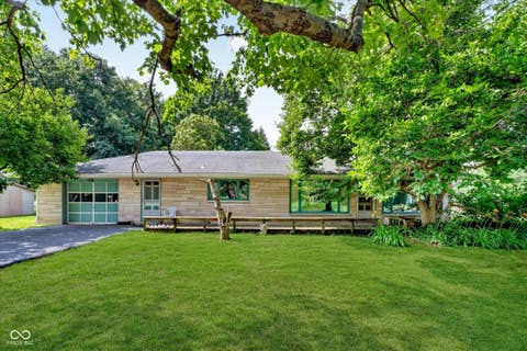 Photo of 5201 E County Road 450 N, Albany, IN 47320 (MLS # 22117396)