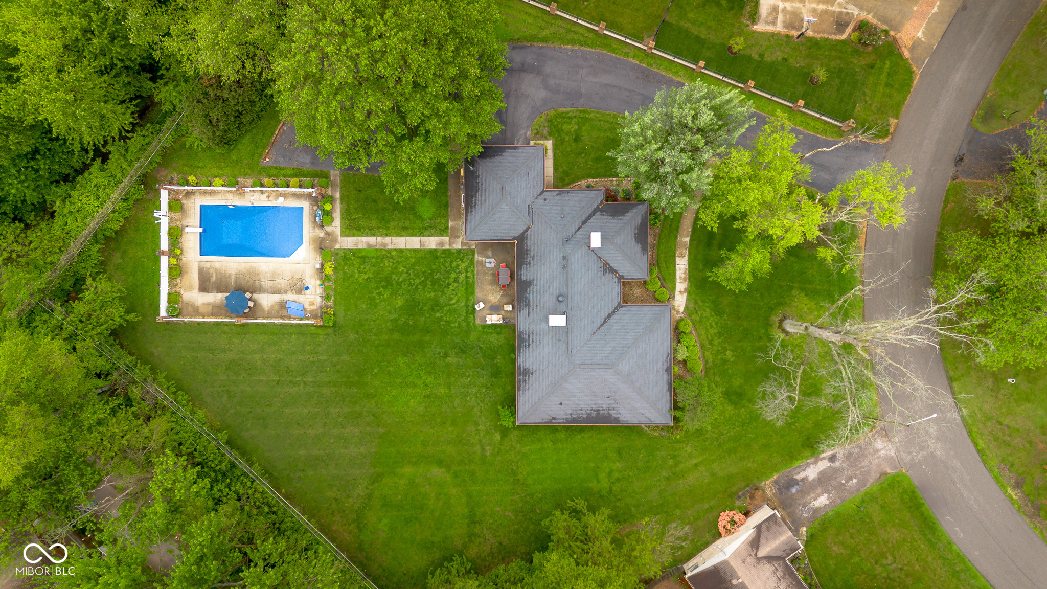 820 North Drive