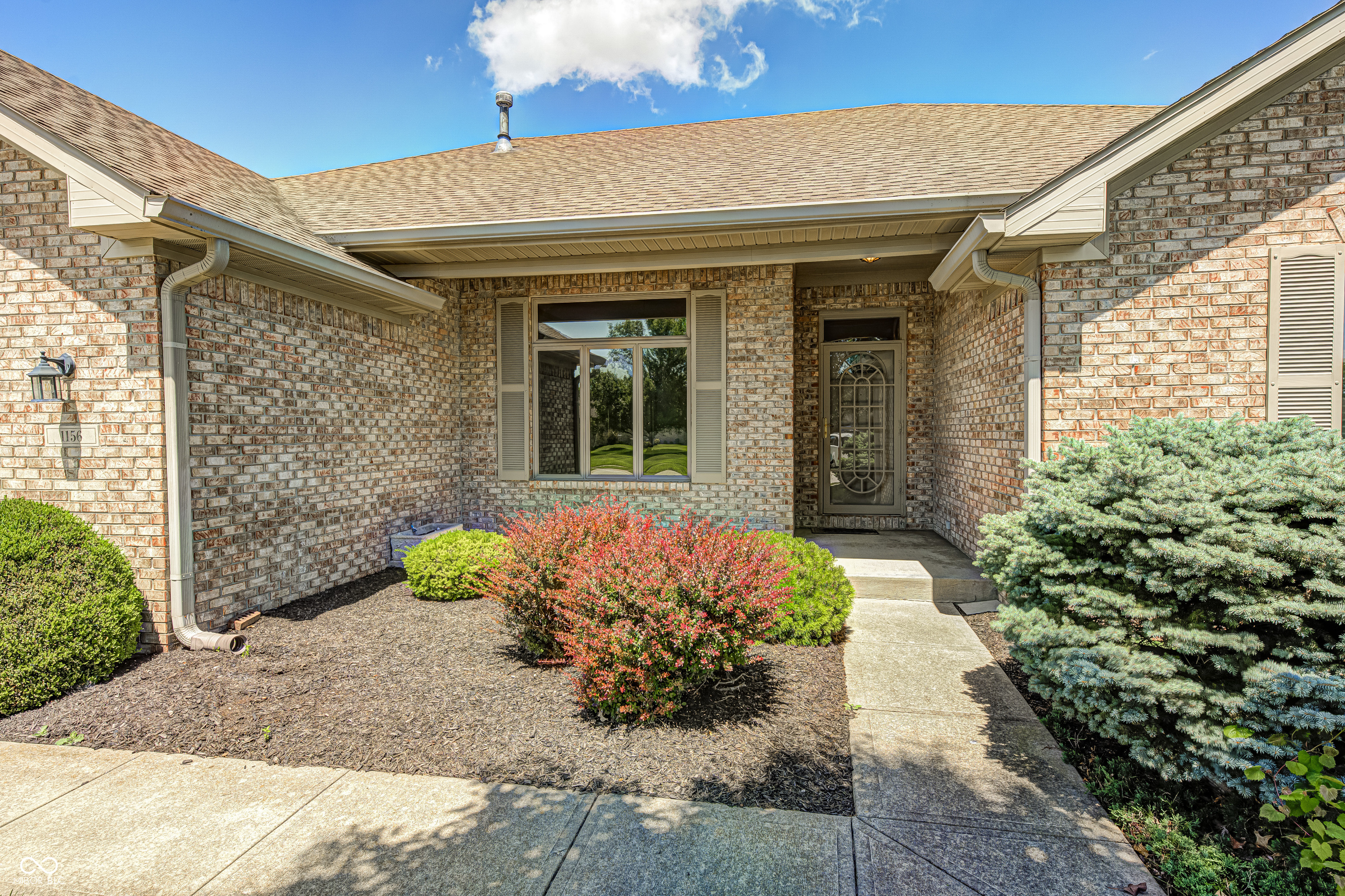 1156 Woodridge