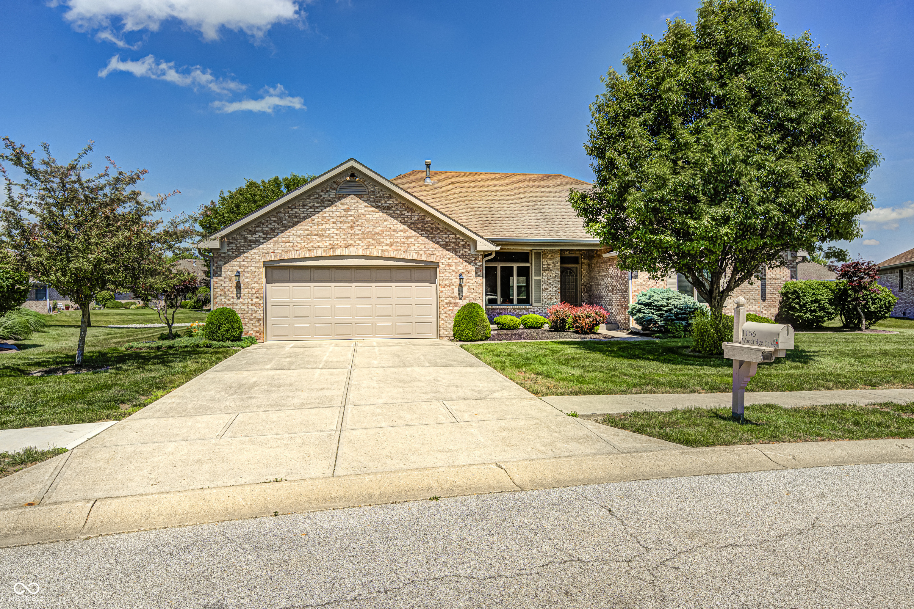1156 Woodridge