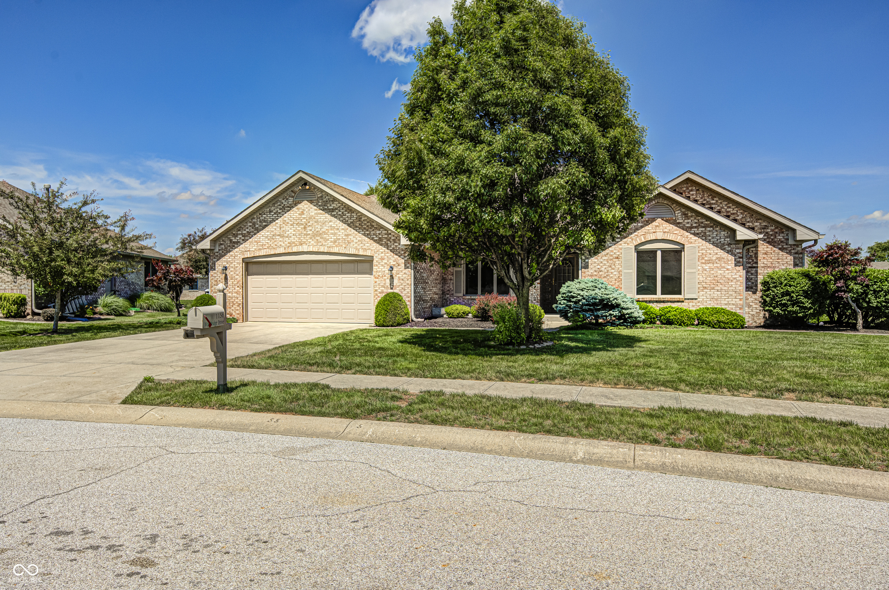 1156 Woodridge