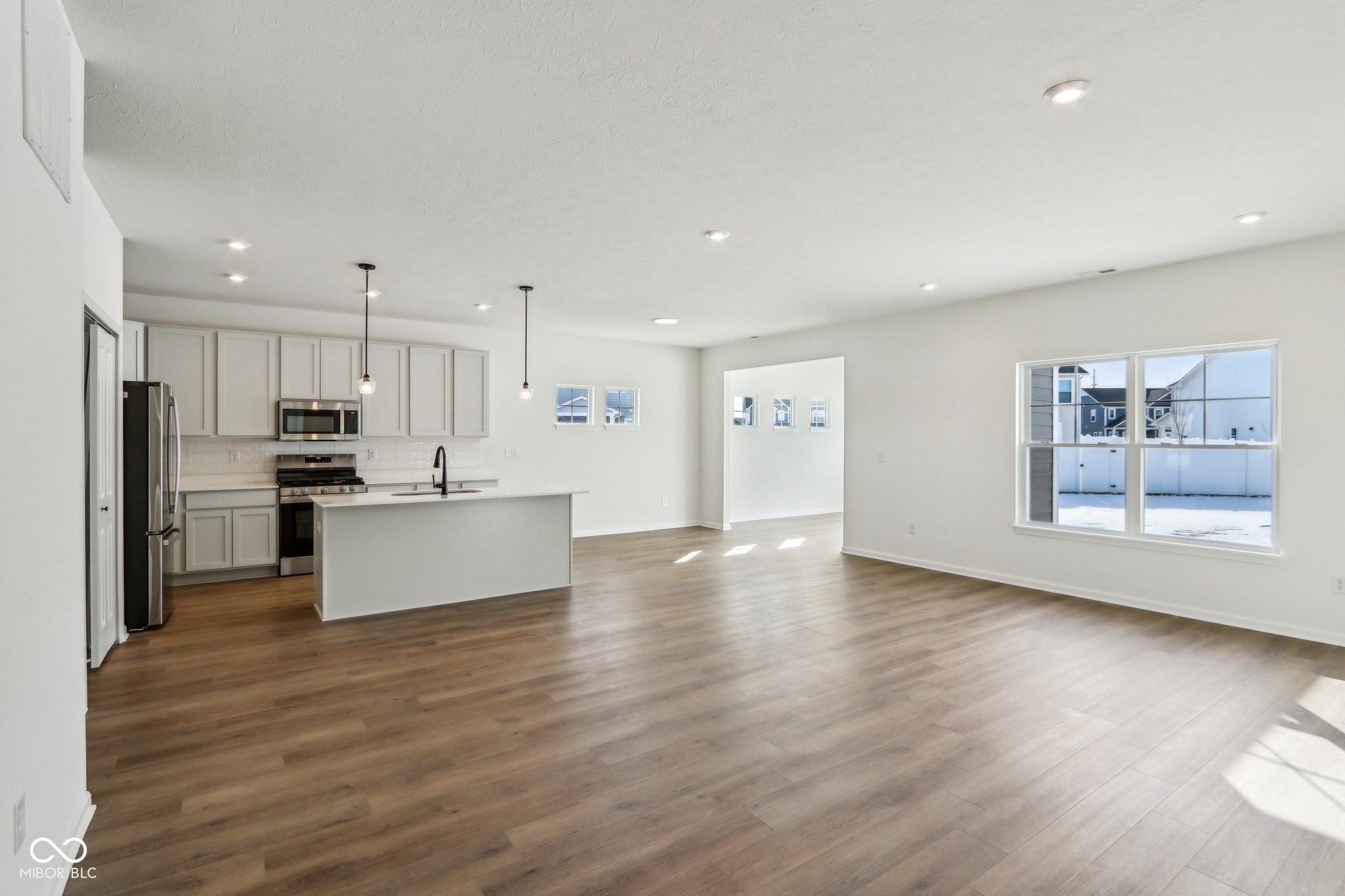 7098 Sterling Way