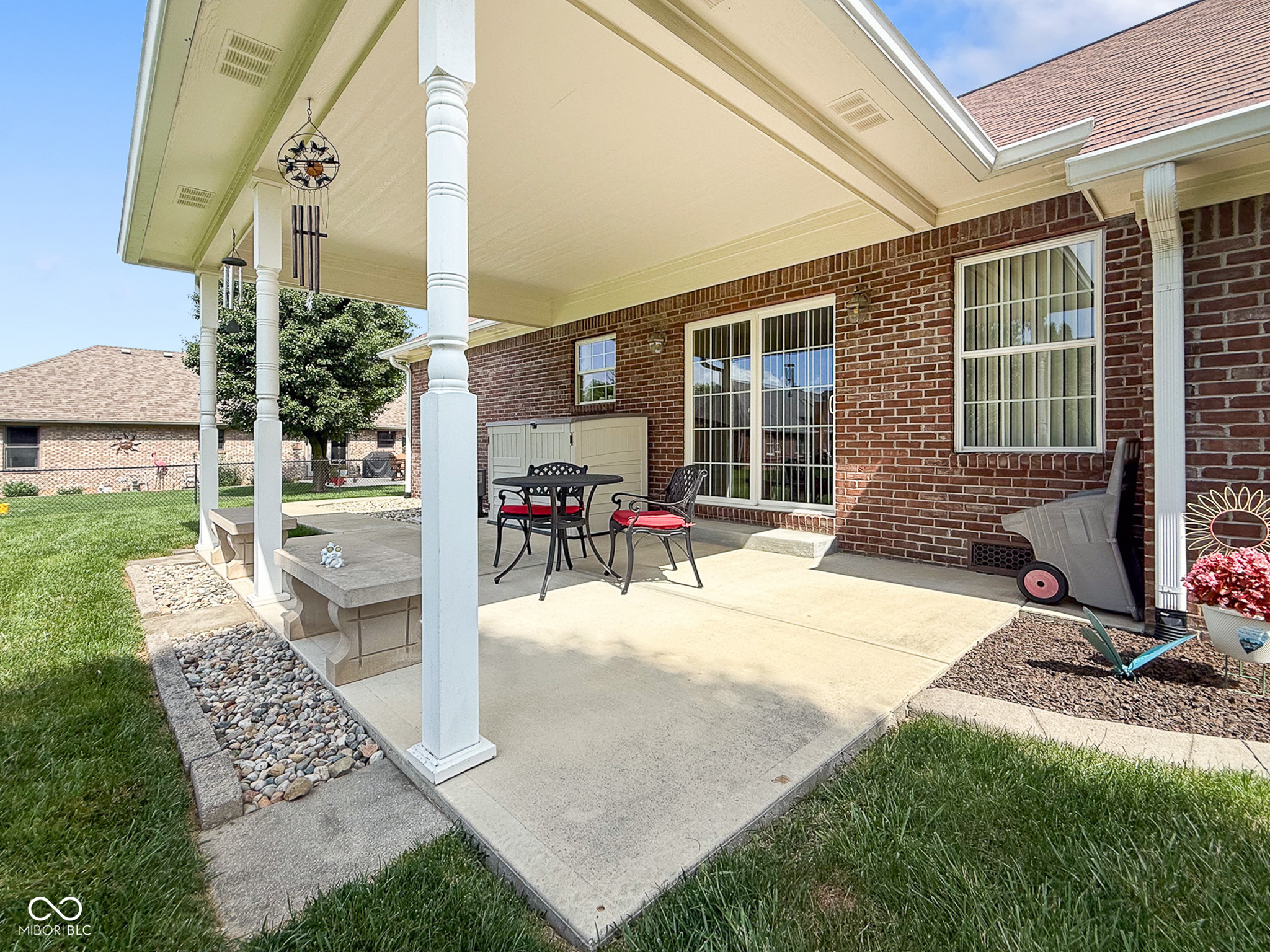 1233 Rosewood Lane