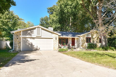 Photo of 10030 Beam Ridge Drive, Indianapolis, IN 46256 (MLS # 22127205)