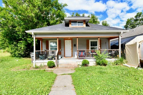 Photo of 918 N Elder Avenue, Indianapolis, IN 46222 (MLS # 22099129)