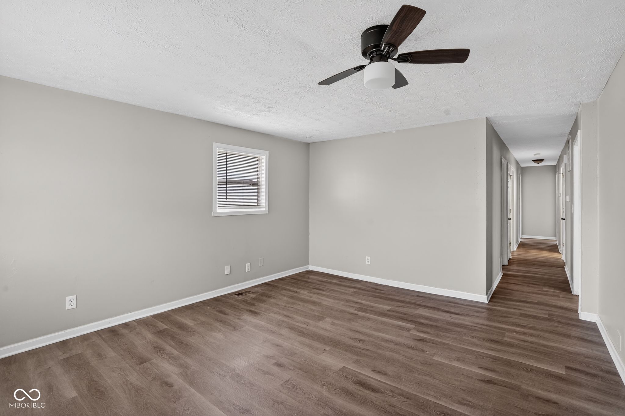 4619 N Richardt Avenue