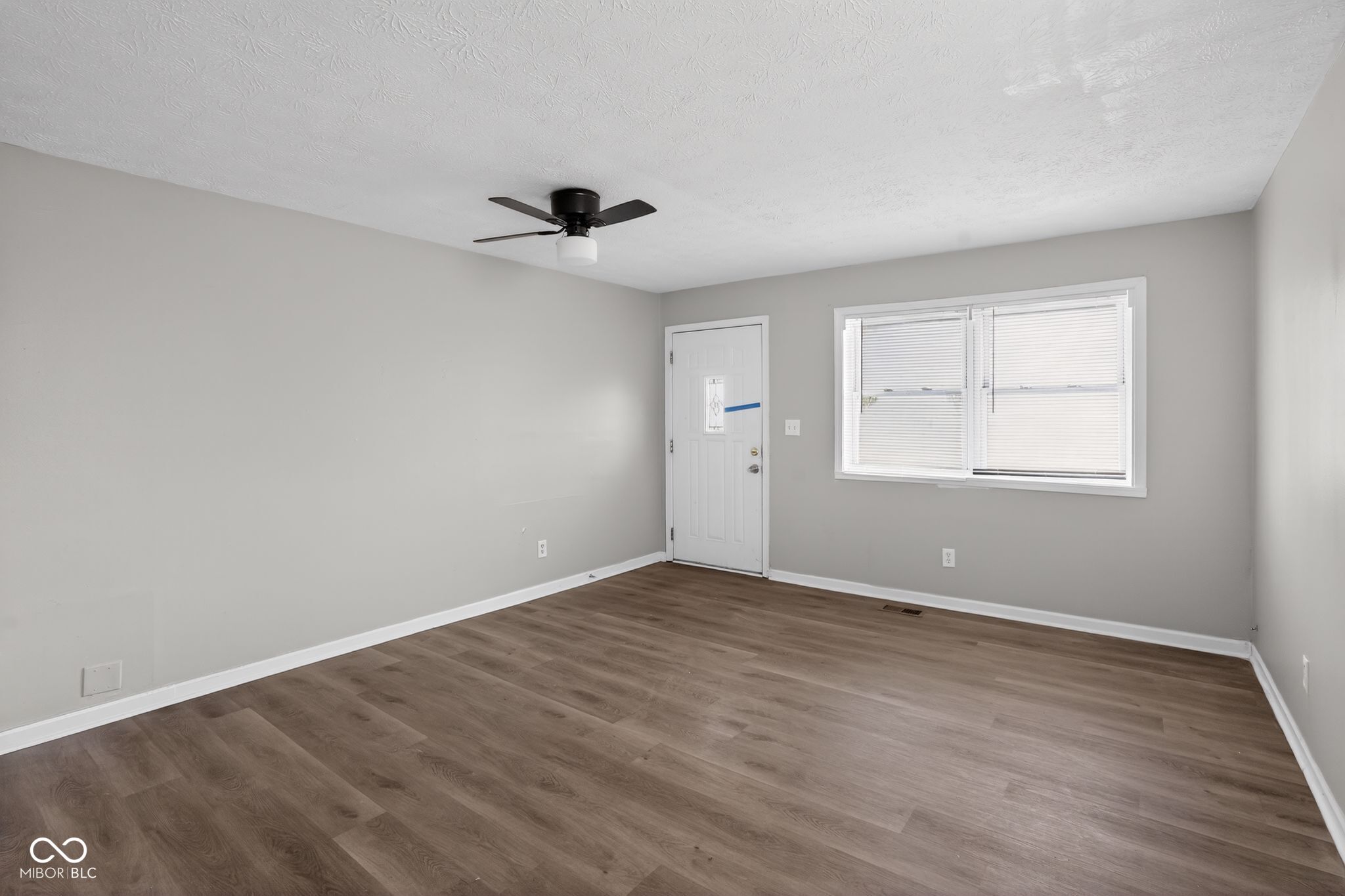 4619 N Richardt Avenue