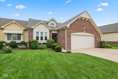 Photo of 878 Peppermill Run, Greenwood, IN 46143 (MLS # 22125580)