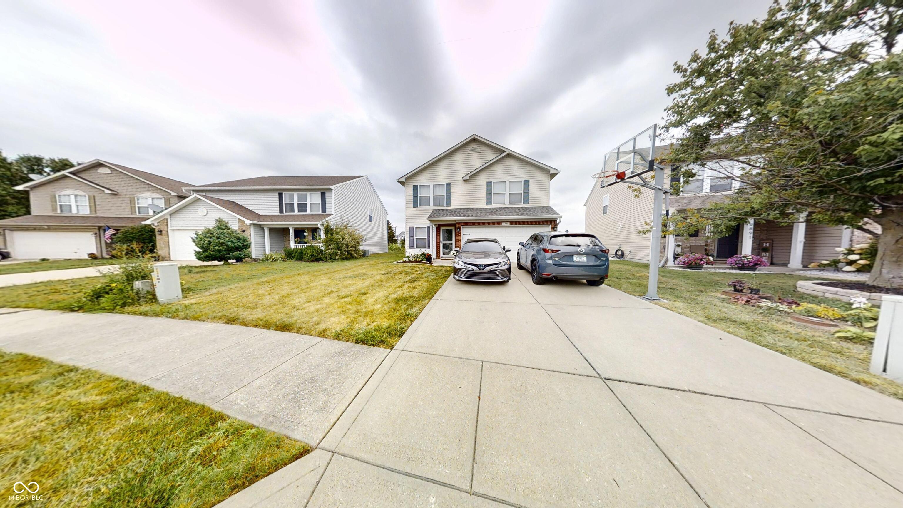 3881 White Cliff