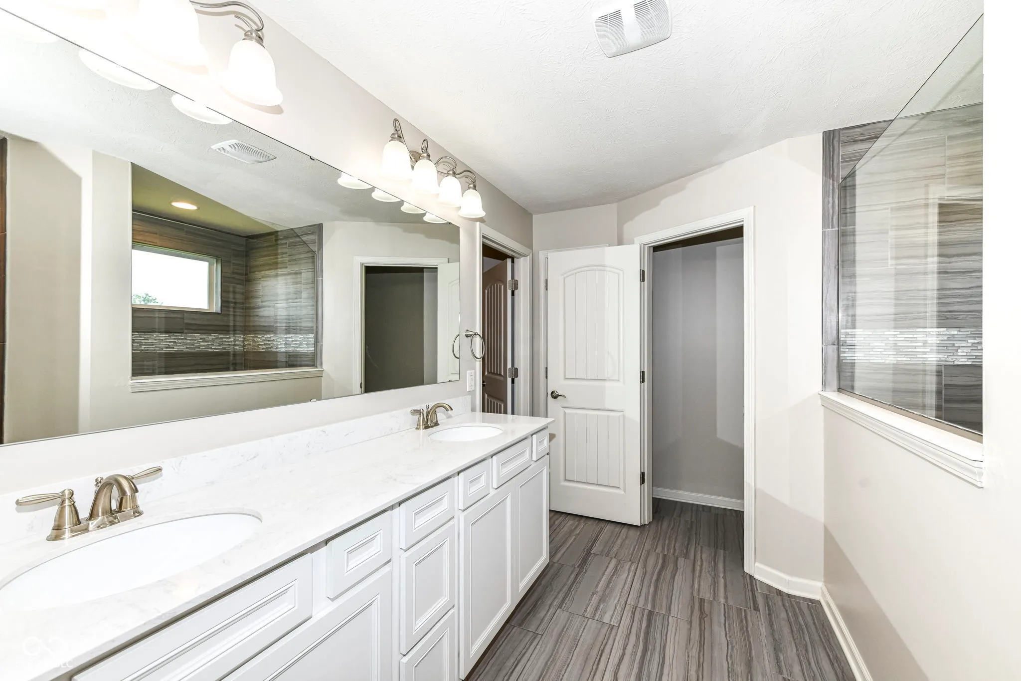 Whitestown, Indiana 46075, United States, 5 Bedrooms Bedrooms, ,5 BathroomsBathrooms,Residential,Pending,162768