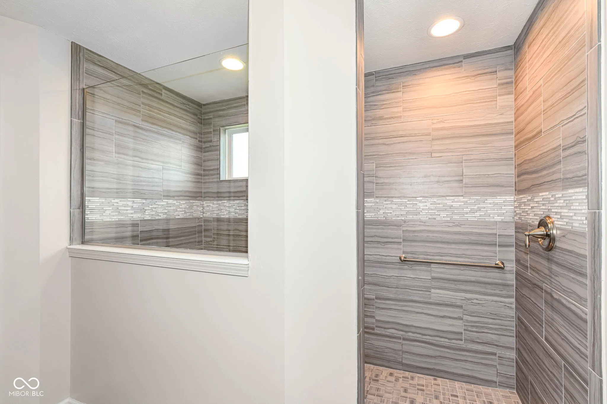 Whitestown, Indiana 46075, United States, 5 Bedrooms Bedrooms, ,5 BathroomsBathrooms,Residential,Pending,162768