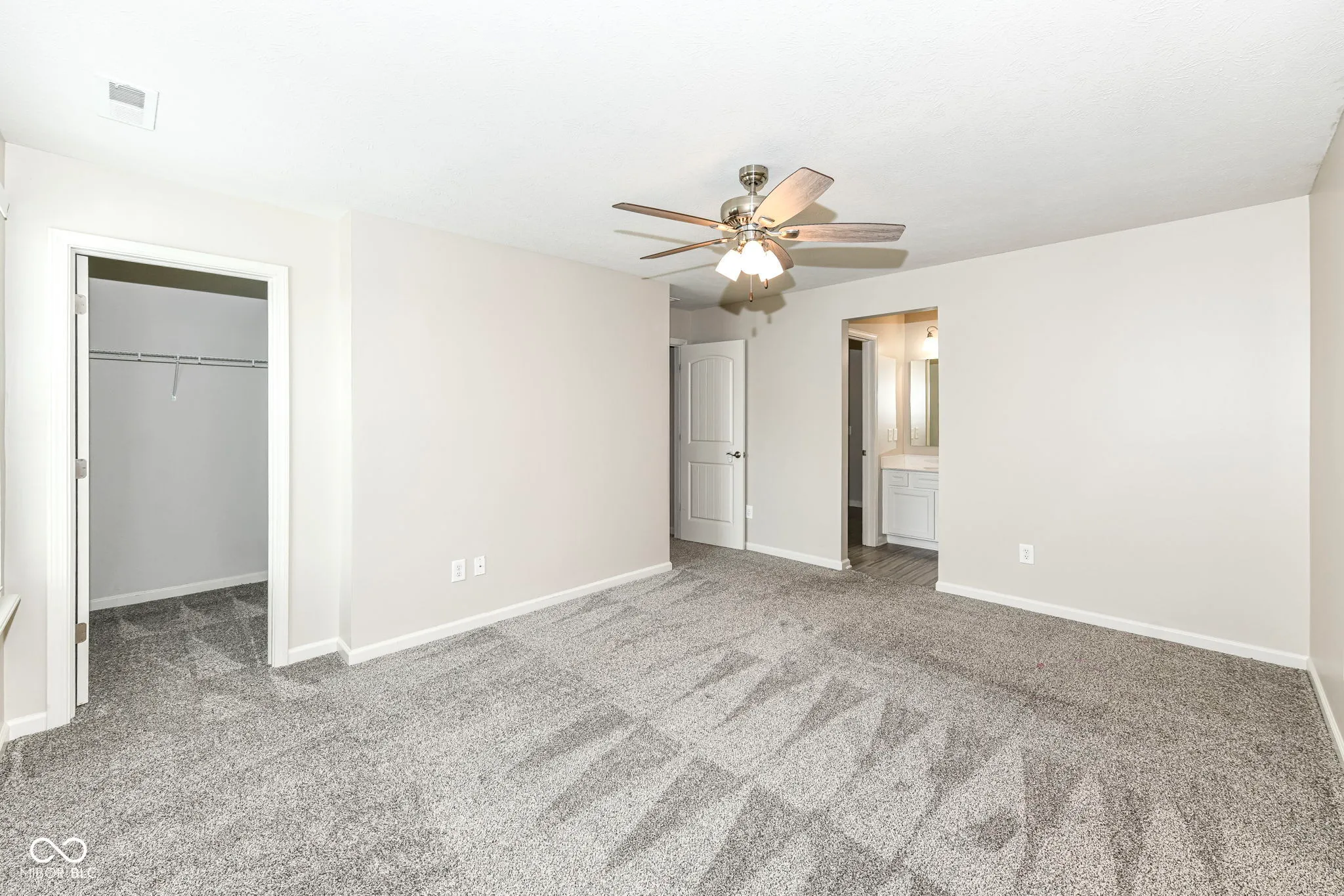 Whitestown, Indiana 46075, United States, 5 Bedrooms Bedrooms, ,5 BathroomsBathrooms,Residential,Pending,162768