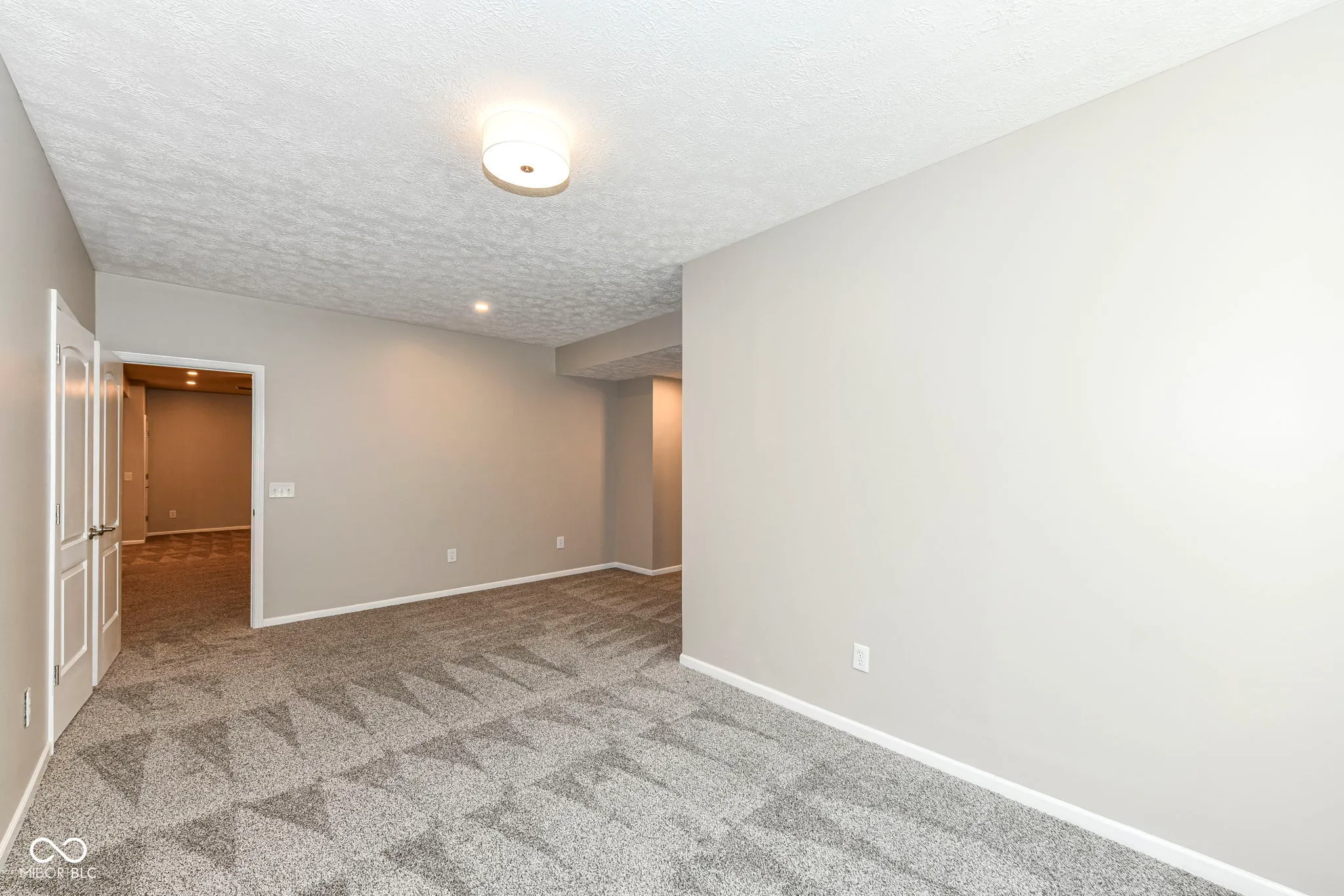 Whitestown, Indiana 46075, United States, 5 Bedrooms Bedrooms, ,5 BathroomsBathrooms,Residential,Pending,162768