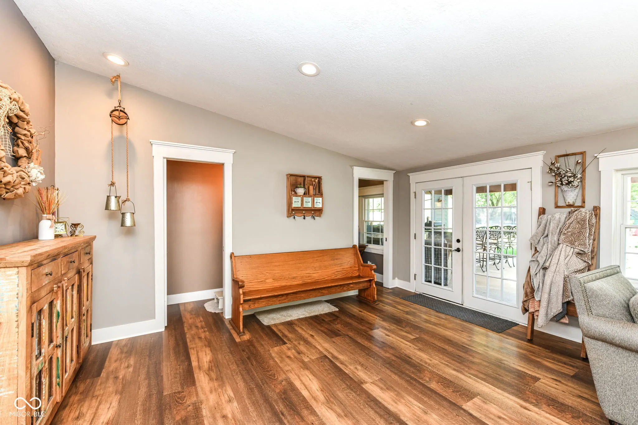 New Palestine, Indiana 46163, United States, 4 Bedrooms Bedrooms, ,3 BathroomsBathrooms,Residential,Active,221439