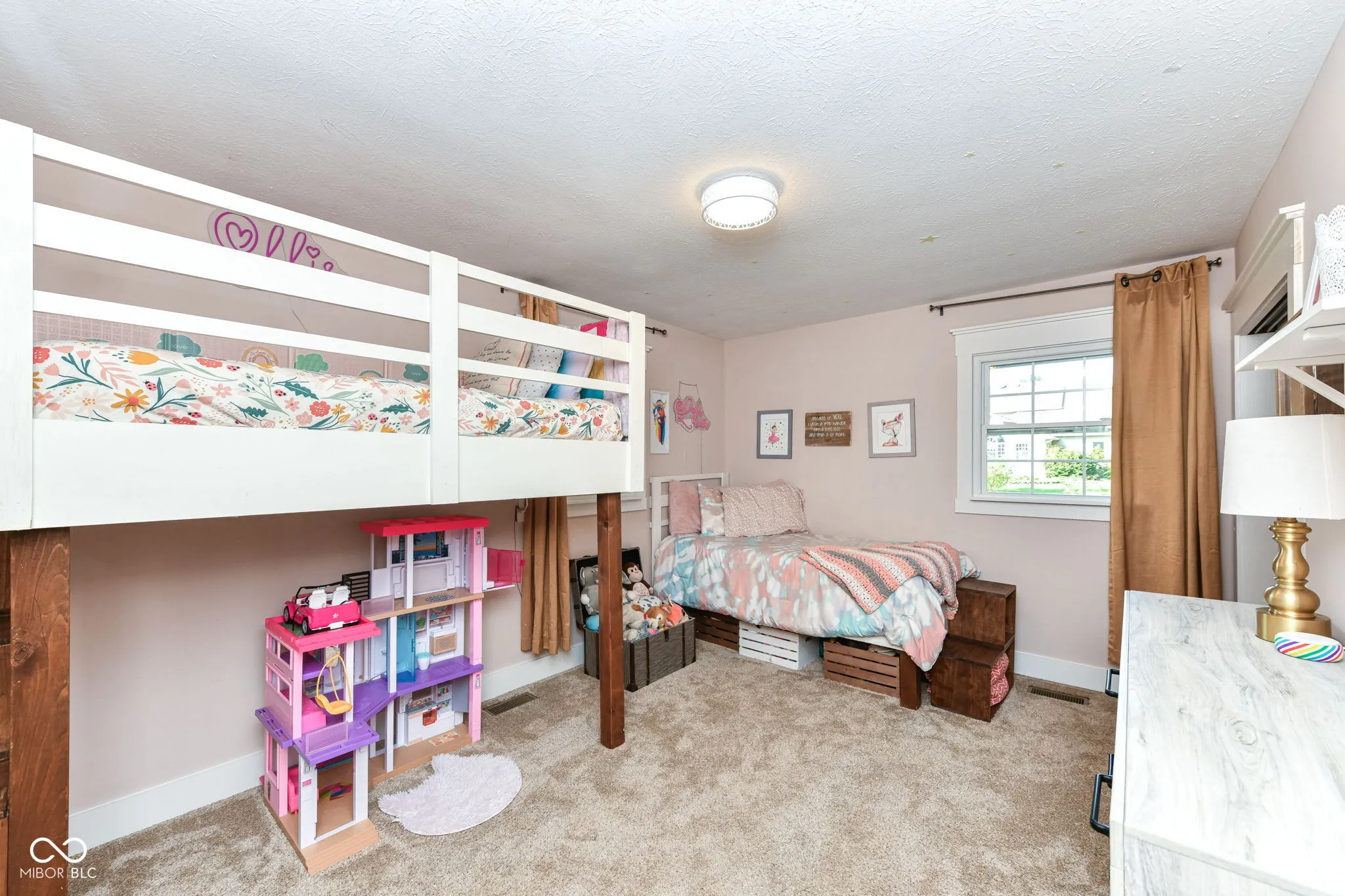 New Palestine, Indiana 46163, United States, 4 Bedrooms Bedrooms, ,3 BathroomsBathrooms,Residential,Active,221439