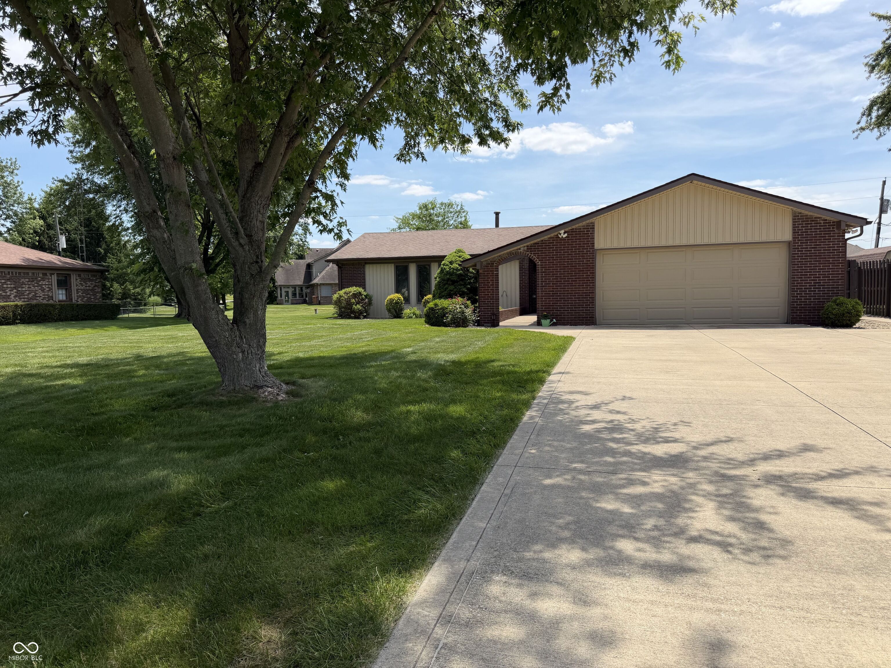 7007 W Meadows Lane