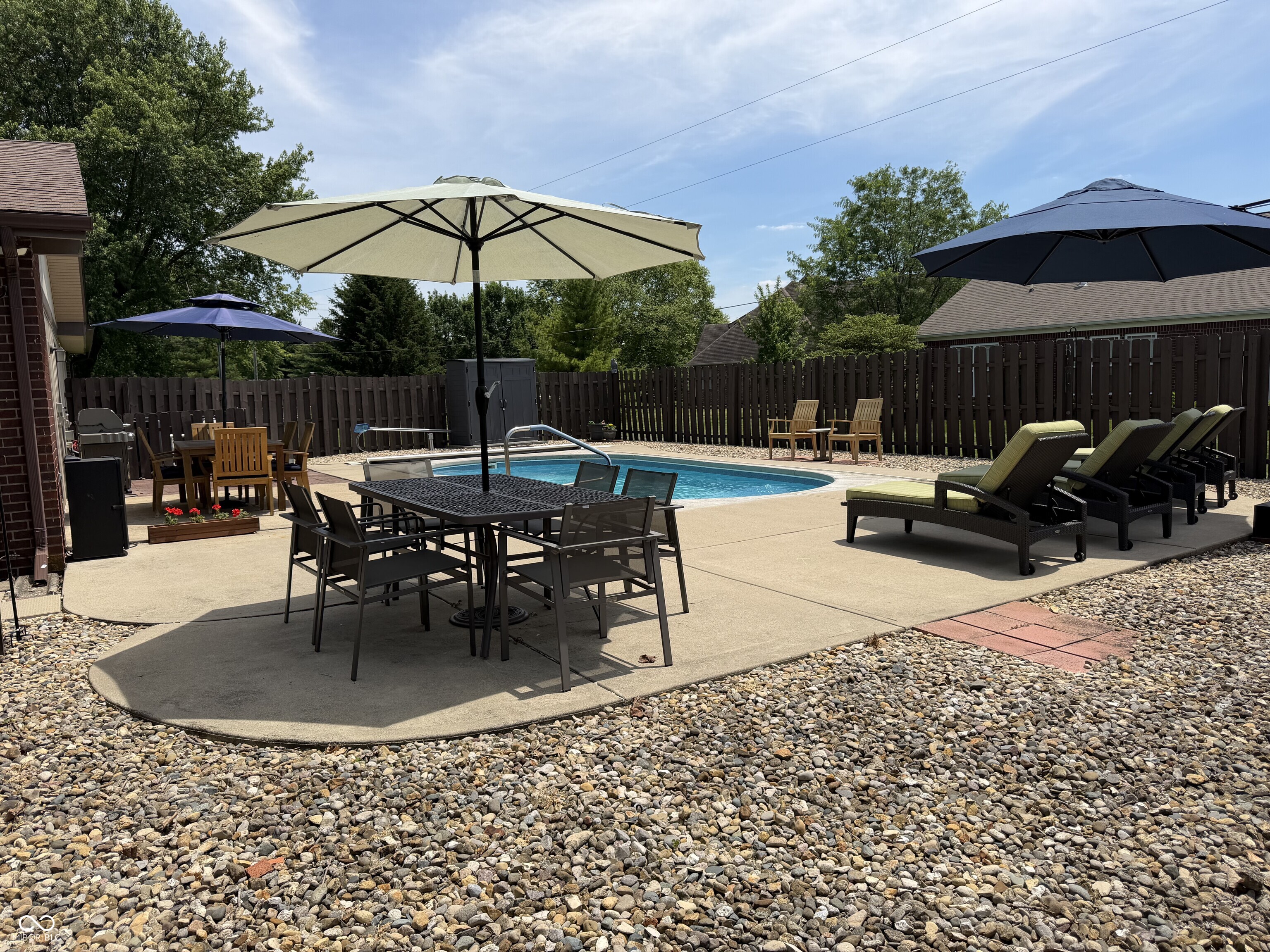 7007 W Meadows Lane