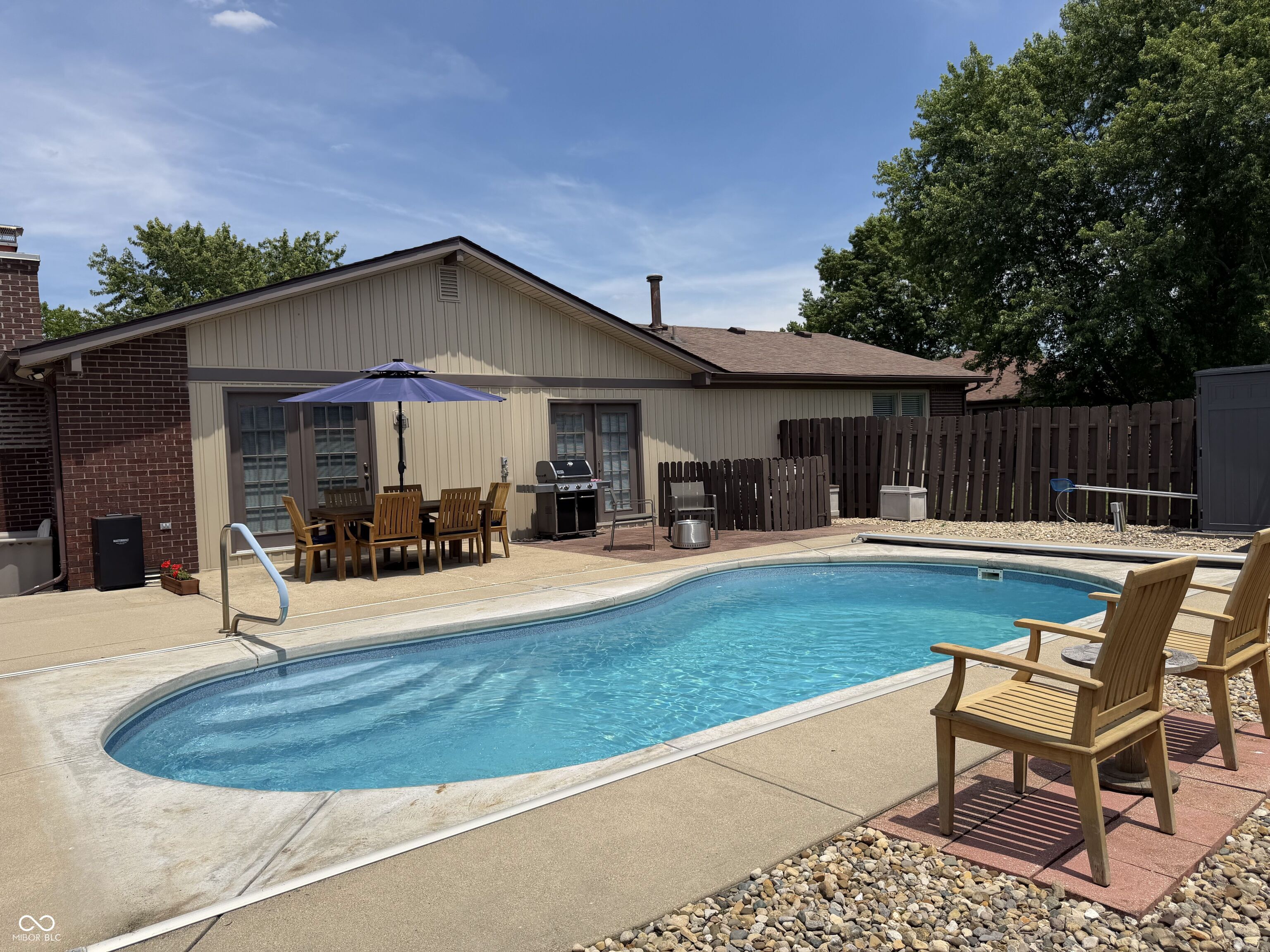 7007 W Meadows Lane
