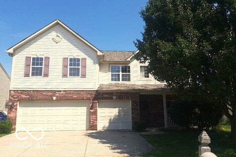 Photo of 4933 Birmingham Drive, Indianapolis, IN 46235 (MLS # 22125346)