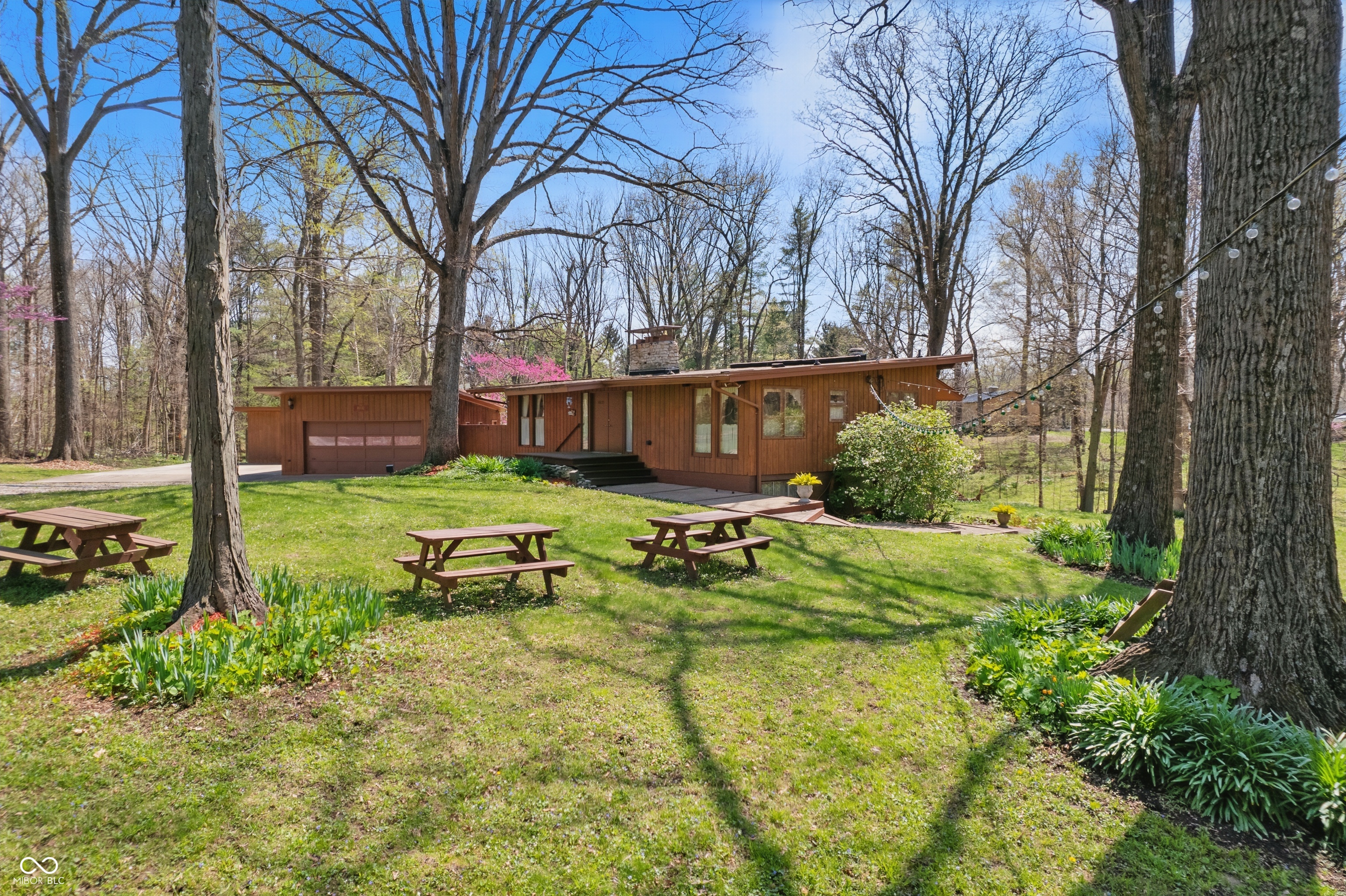 16632 Oak Road