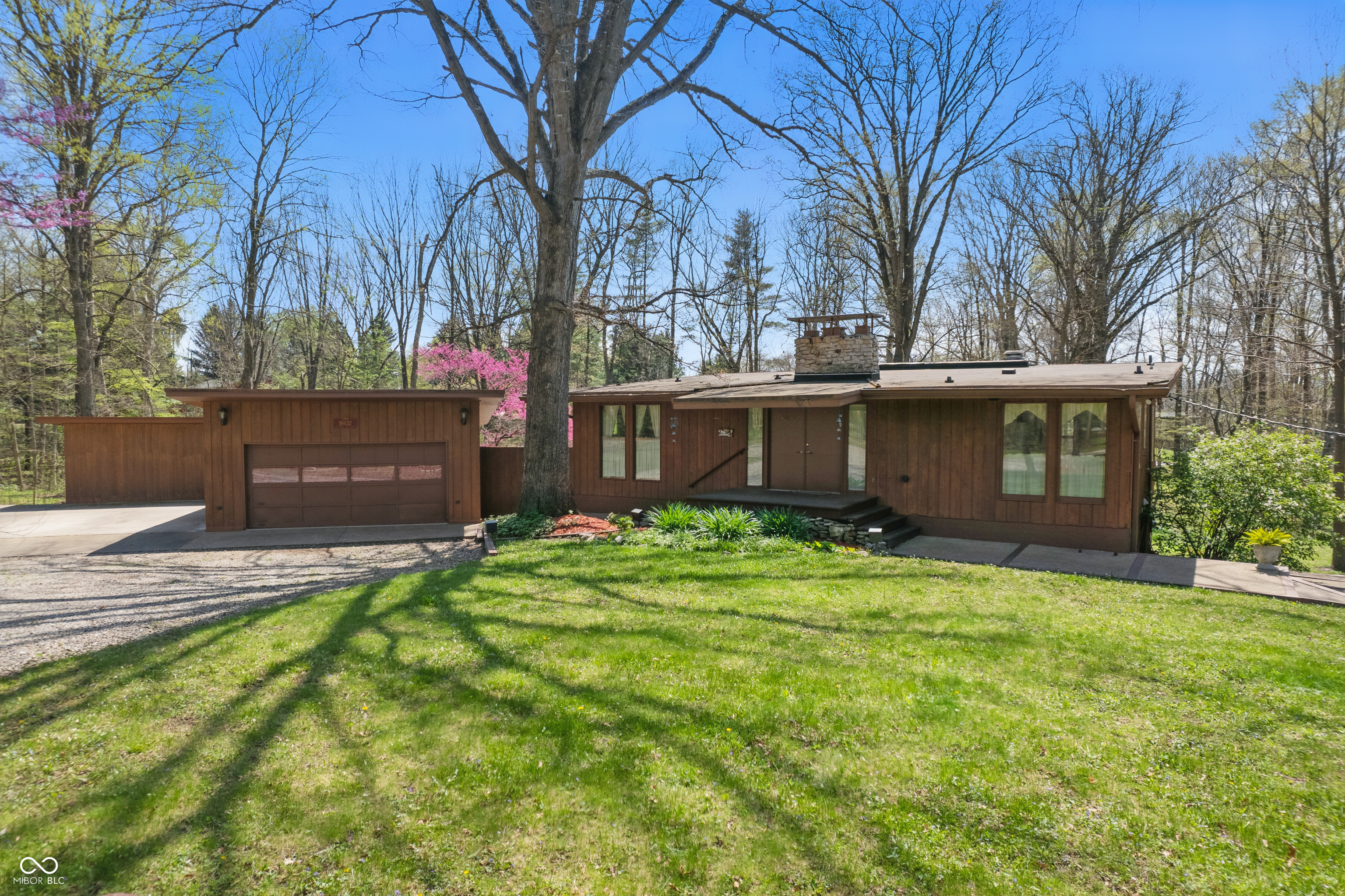 16632 Oak Road