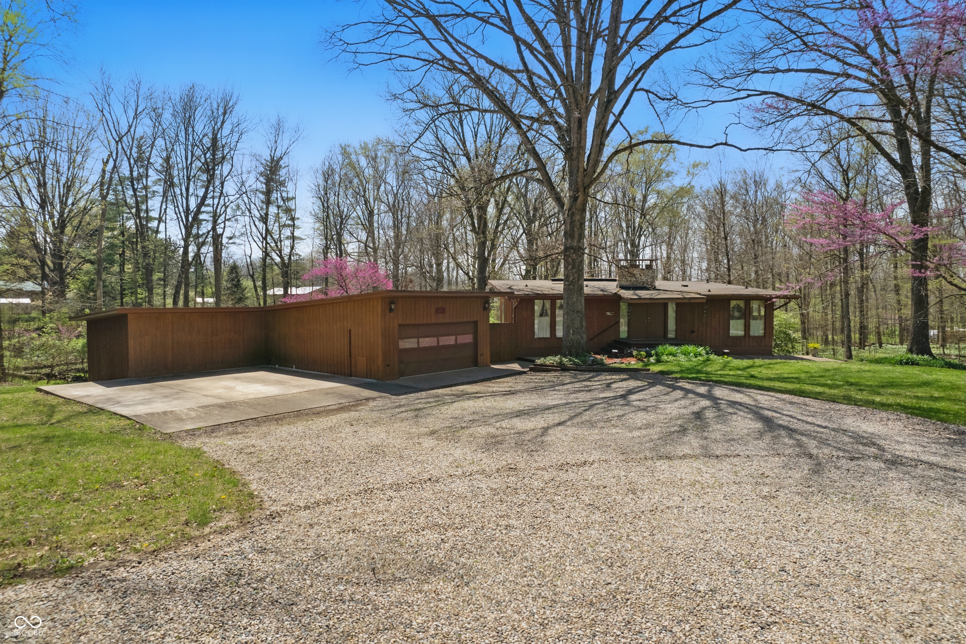 16632 Oak Road