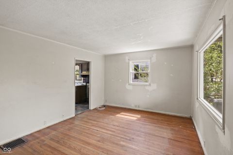 Photo of 527 S Grand Avenue, Indianapolis, IN 46219 (MLS # 22096149)