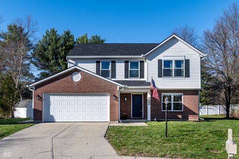 Photo of 13992 Wakefield Place, Fishers, IN 46038 (MLS # 22090935)
